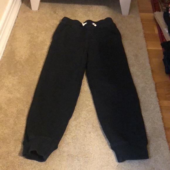 2 pairs of boy pants. Chaps khaki black size 7. Hanna Andersson sweatpants 120 - Picture 6 of 10